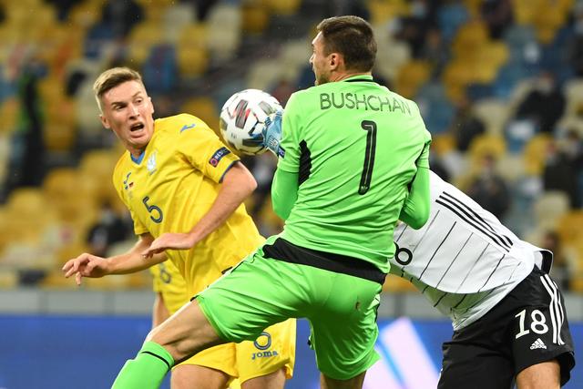 库里27+7+9希尔德关键三分 勇士力克绿军5连胜