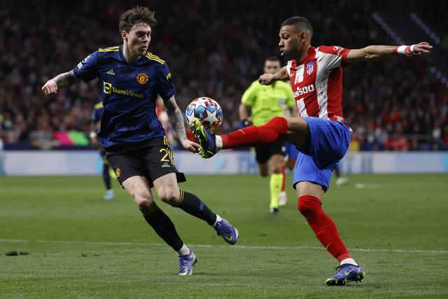 拜仁官方向巴黎道歉 球迷拉横幅未得到拜仁授权