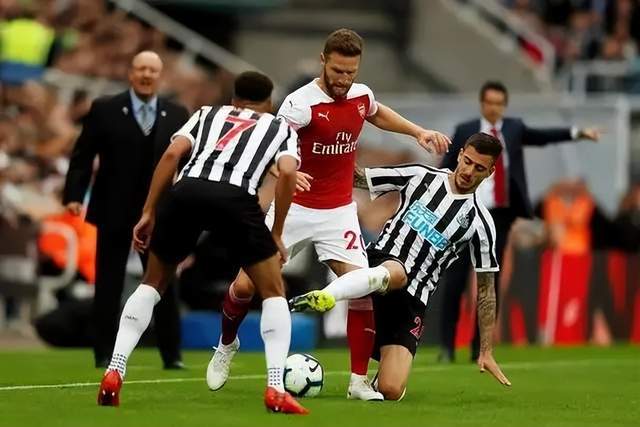 王俊杰18+7+6宁波送上海四连败 洛夫顿18+10